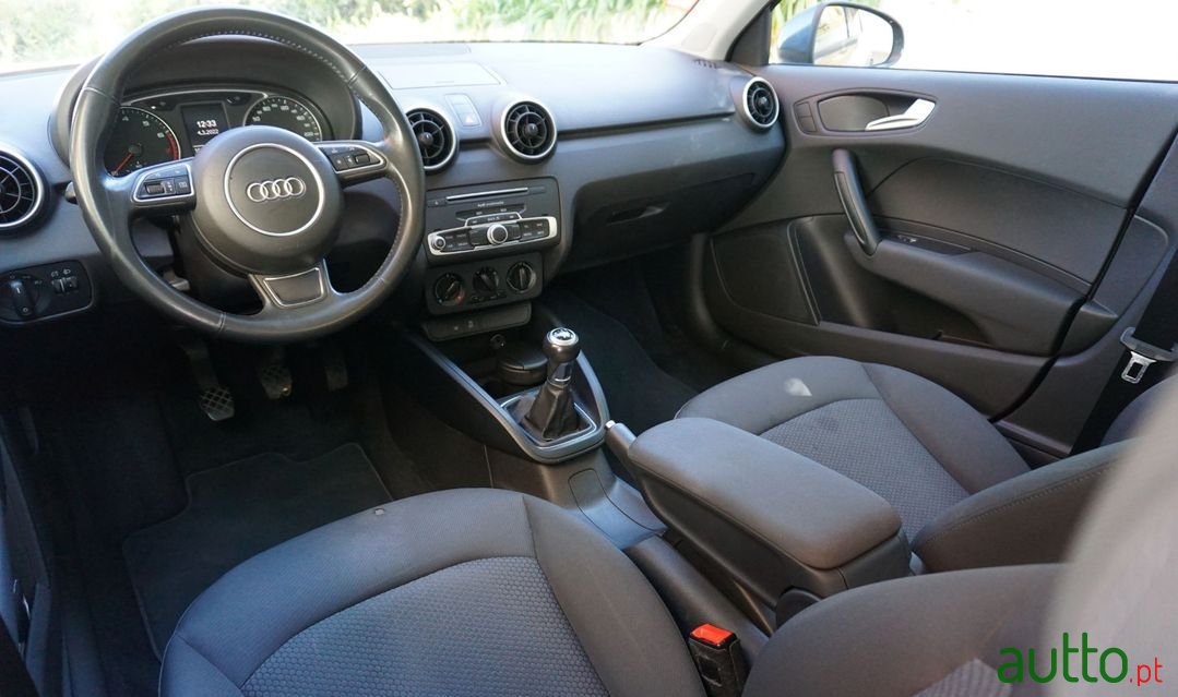 2016' Audi A1 Sportback photo #5