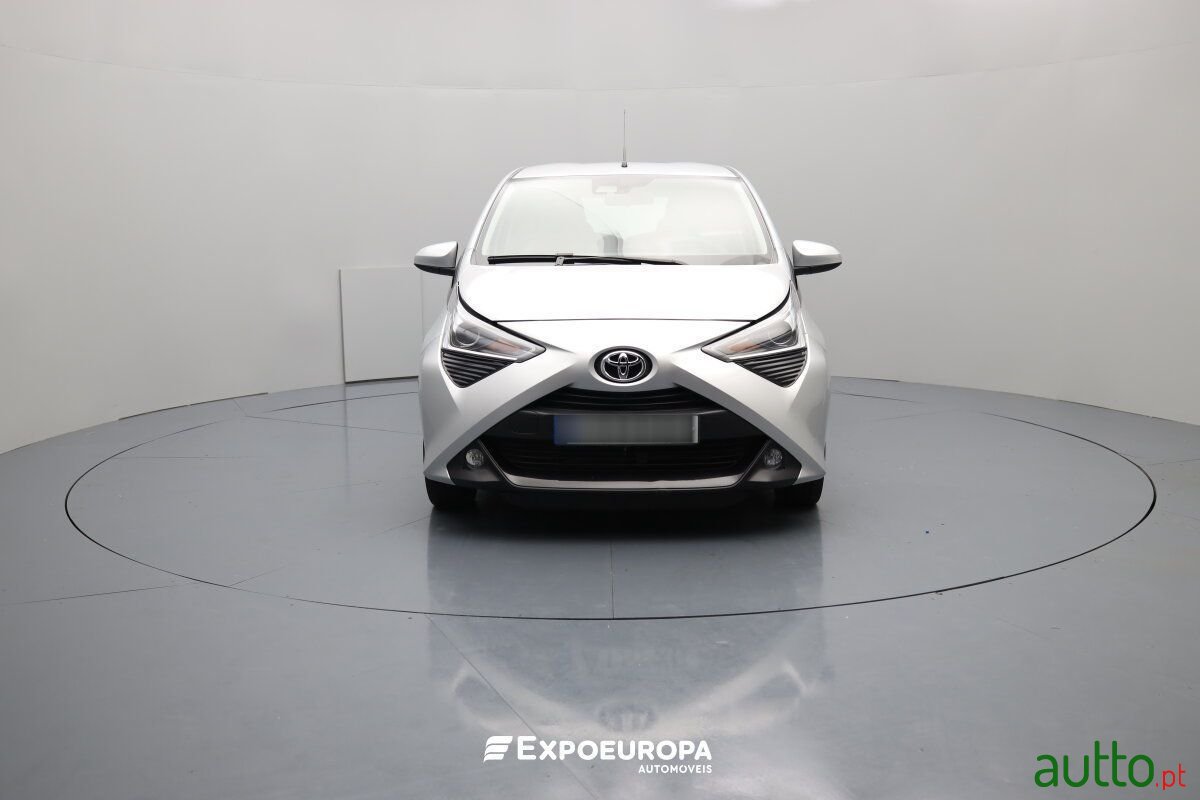 2021' Toyota Aygo photo #2
