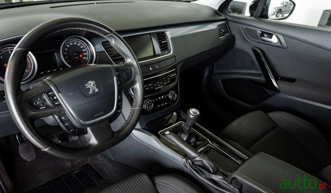 2015' Peugeot 508 Sw photo #2