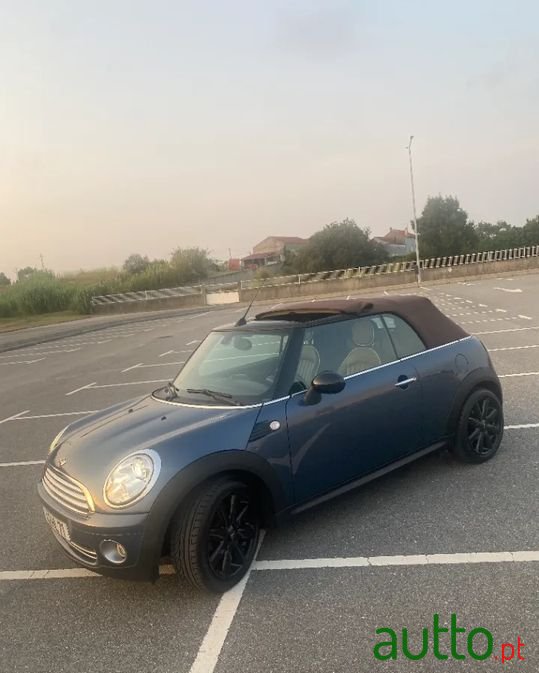 2009' MINI Cabrio photo #6