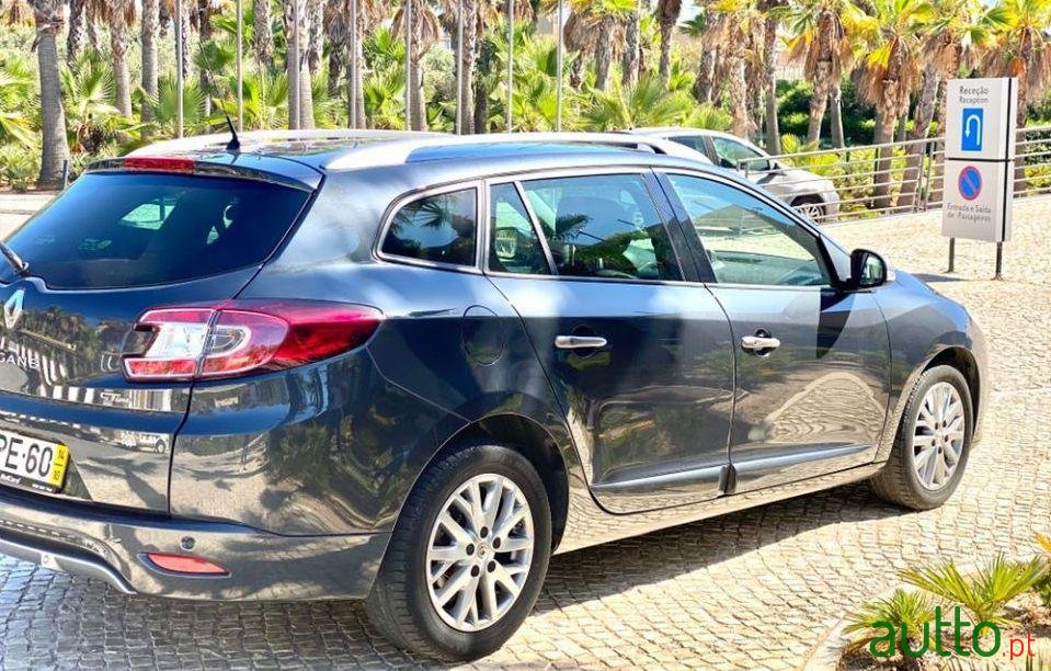 2014' Renault Megane Break photo #1