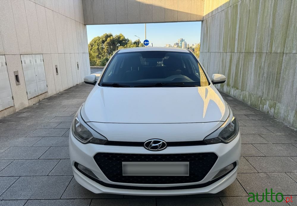 2017' Hyundai i20 photo #1