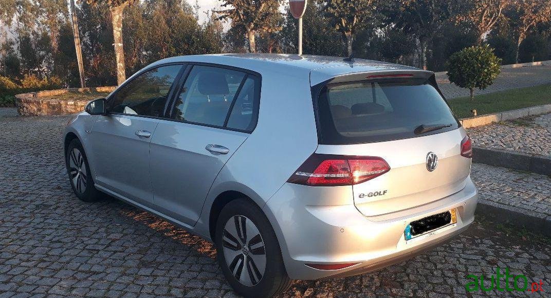 2015' Volkswagen Golf photo #1