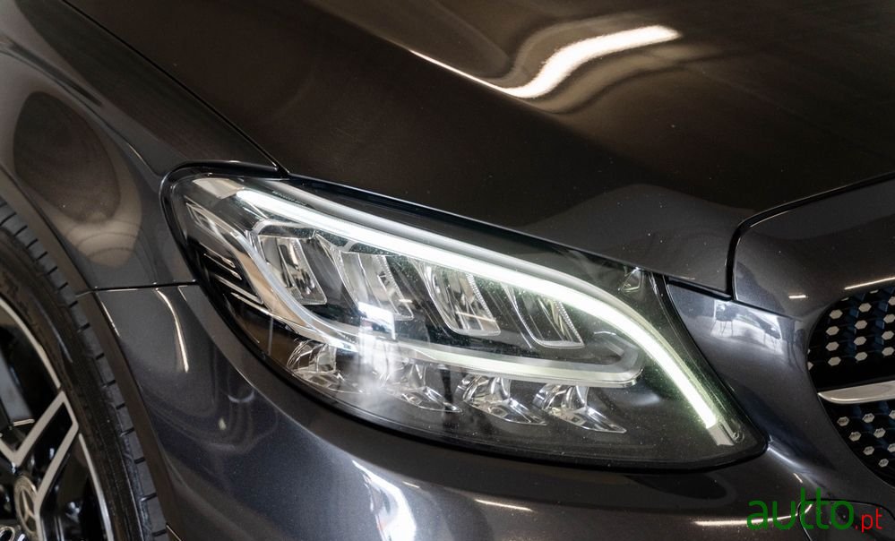 2020' Mercedes-Benz C 300 De Amg Line photo #4