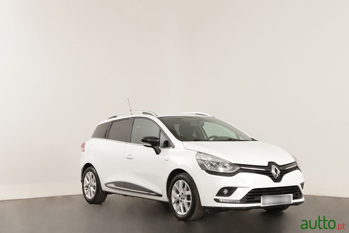 2020' Renault Clio Sport Tourer photo #1