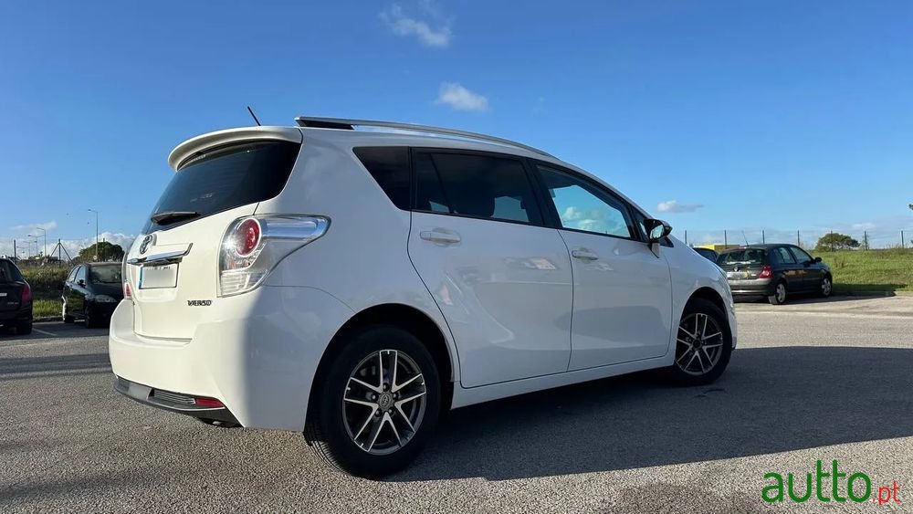 2016' Toyota Verso photo #5