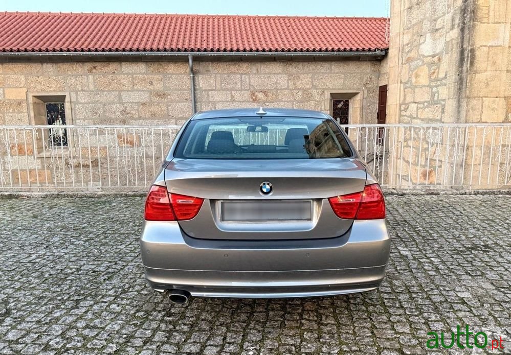2009' BMW Série 3 D photo #5