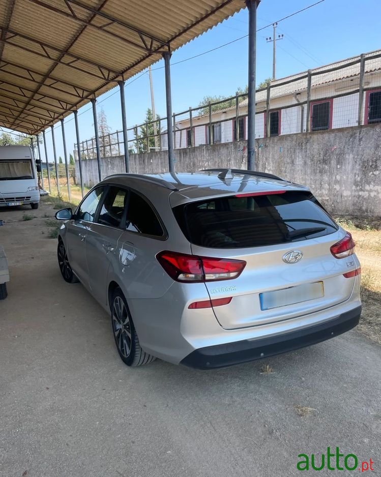 2019' Hyundai i30 Cw photo #2
