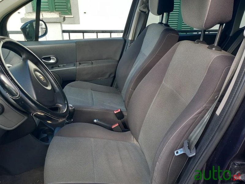 2008' Renault Grand Modus photo #5