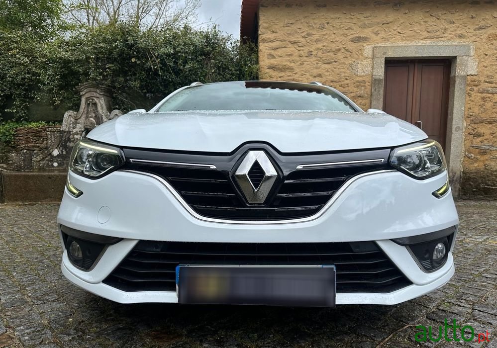 2019' Renault Megane Sport Tourer photo #5