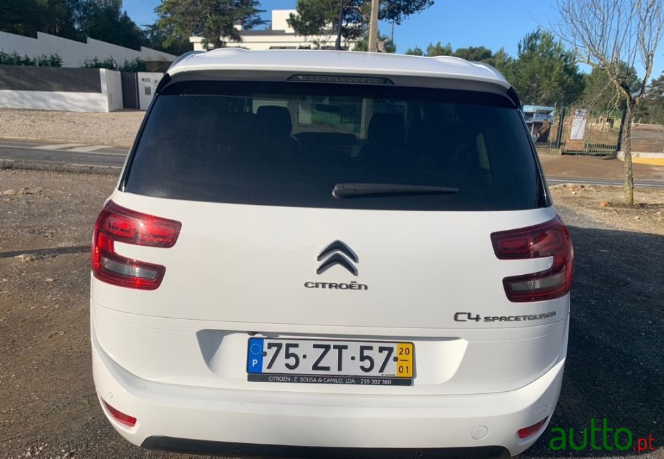 2020' Citroen C4 Spacetourer photo #5
