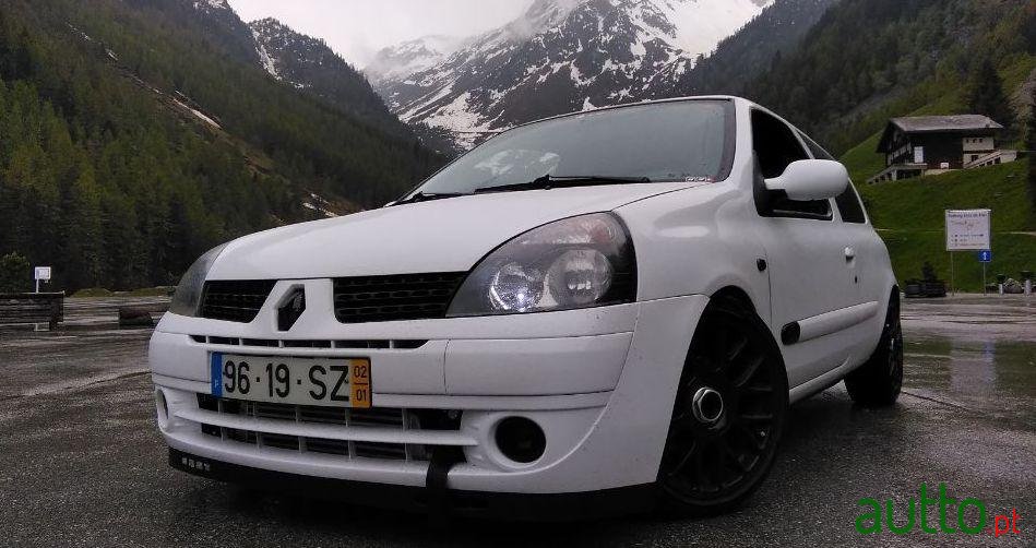 2002' Renault Clio photo #3