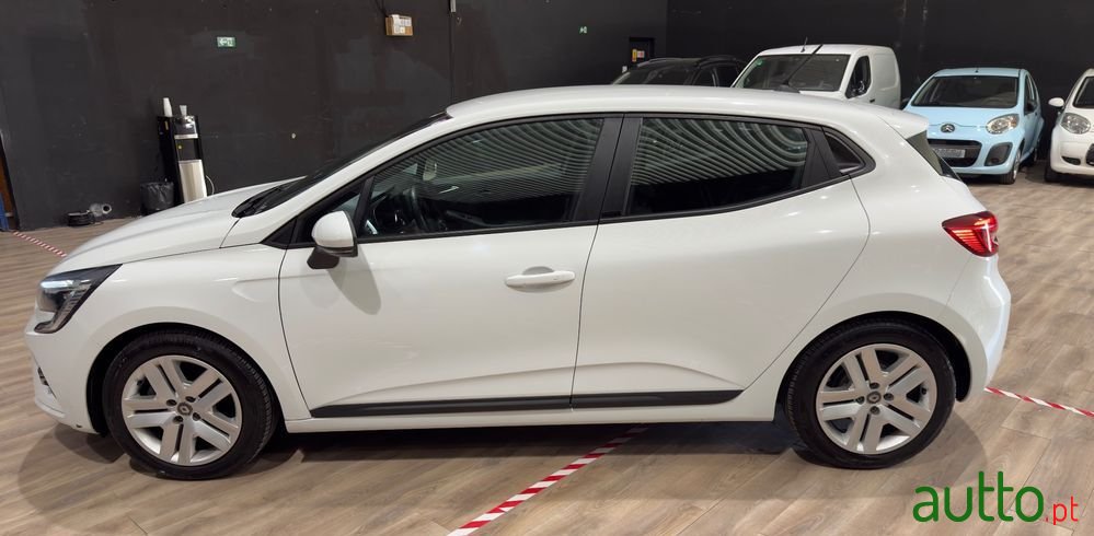 2021' Renault Clio photo #2