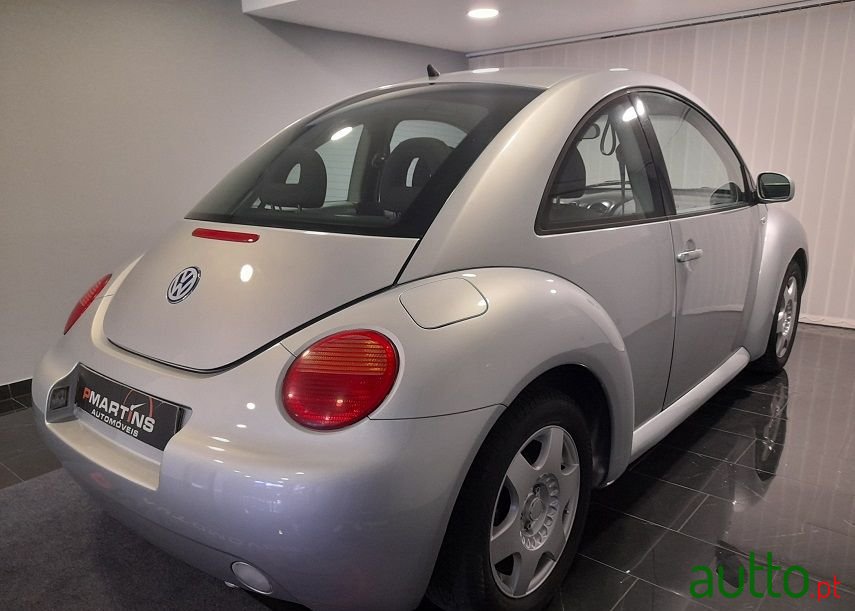 2002' Volkswagen New Beetle photo #4