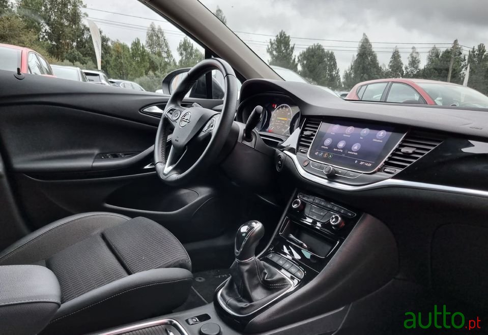 2019' Opel Astra photo #6