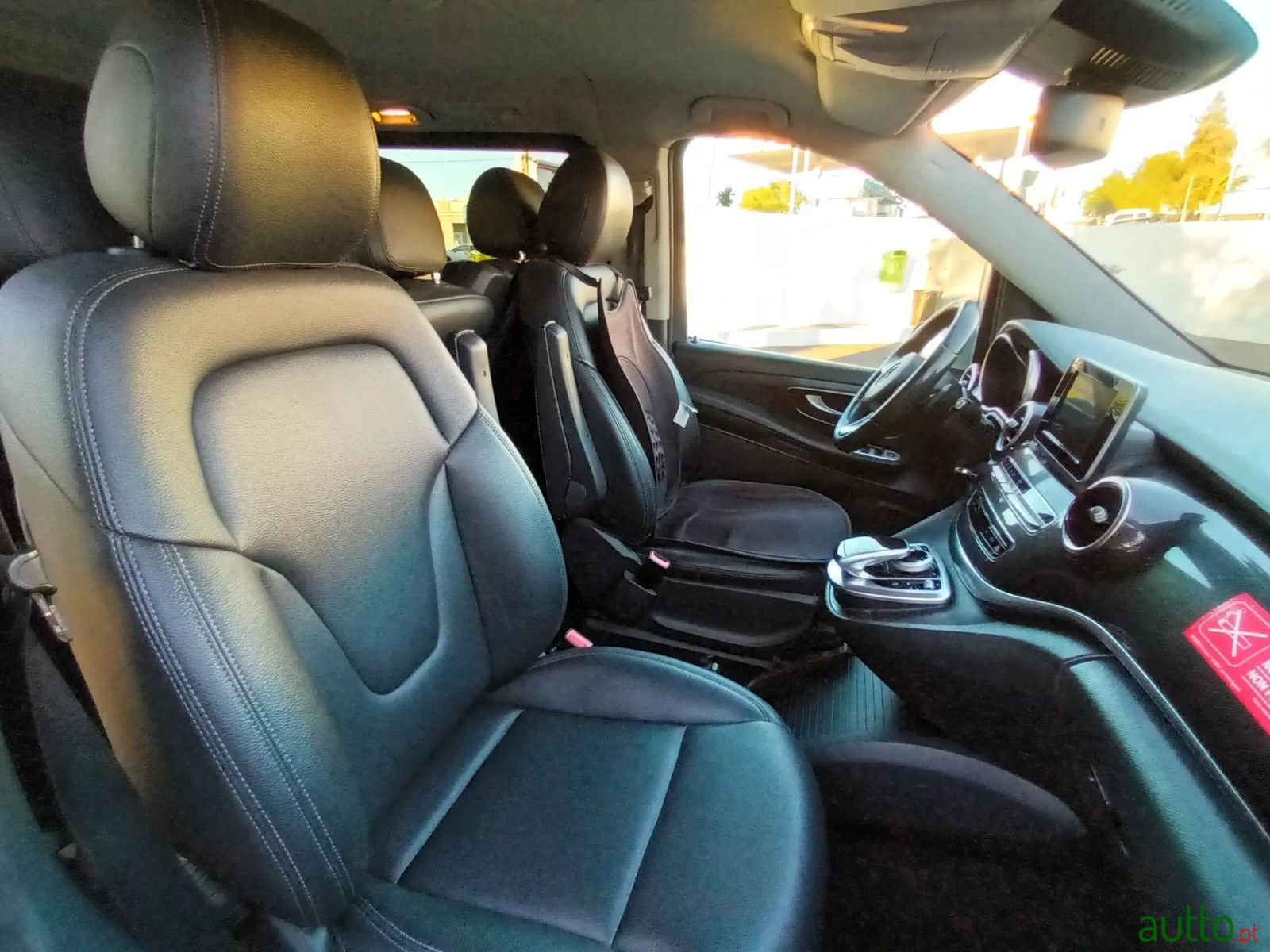 2014' Mercedes-Benz V-220 photo #3