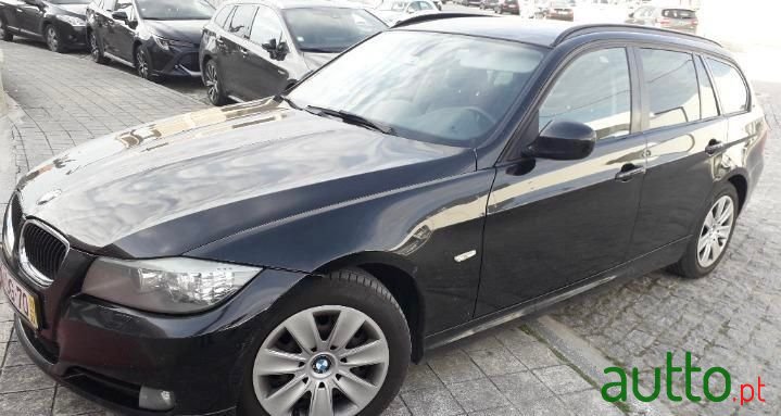 2011' BMW 318 photo #6