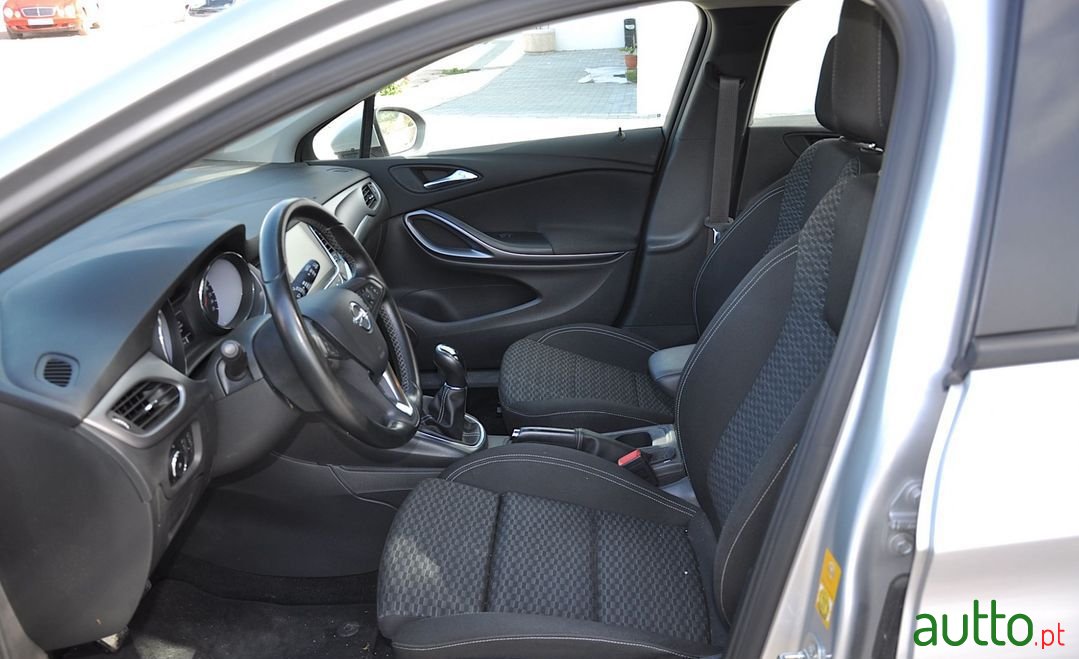 2017' Opel Astra Sports Tourer photo #4