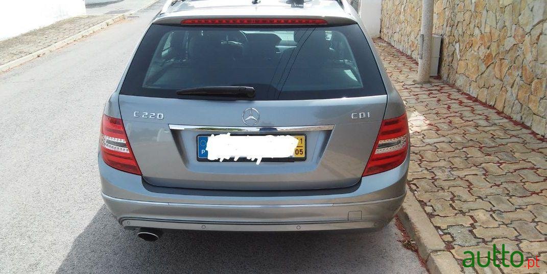 2011' Mercedes-Benz C-220 Avantgarde photo #2