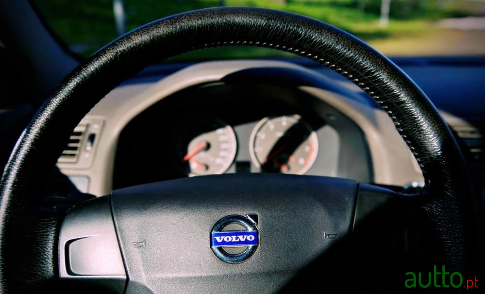 2004' Volvo V50 2.4 Kinetic photo #6