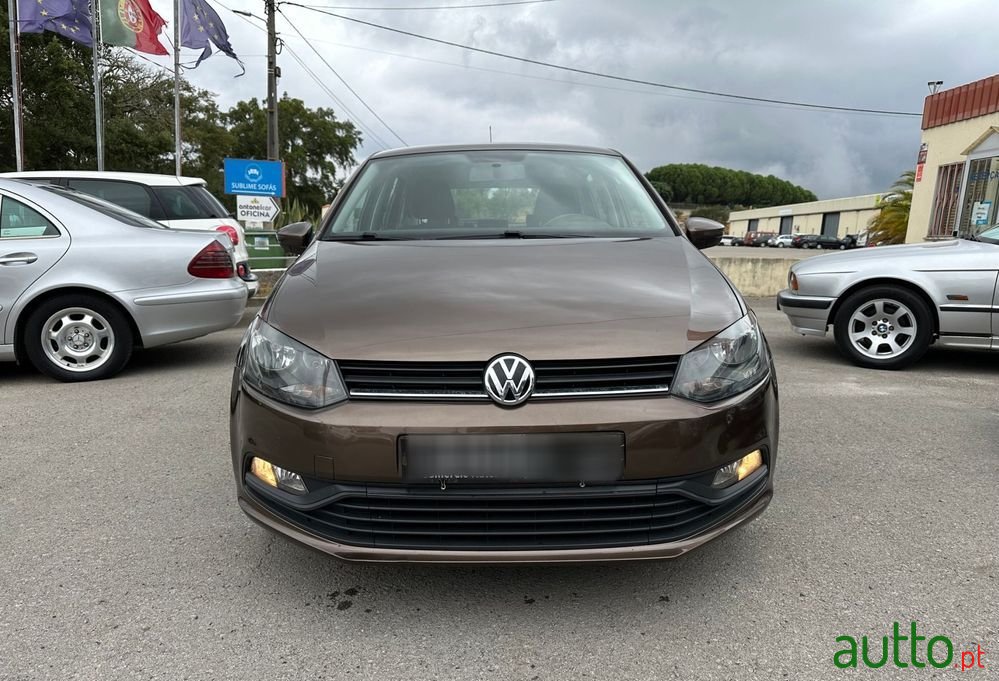 2015' Volkswagen Polo photo #2