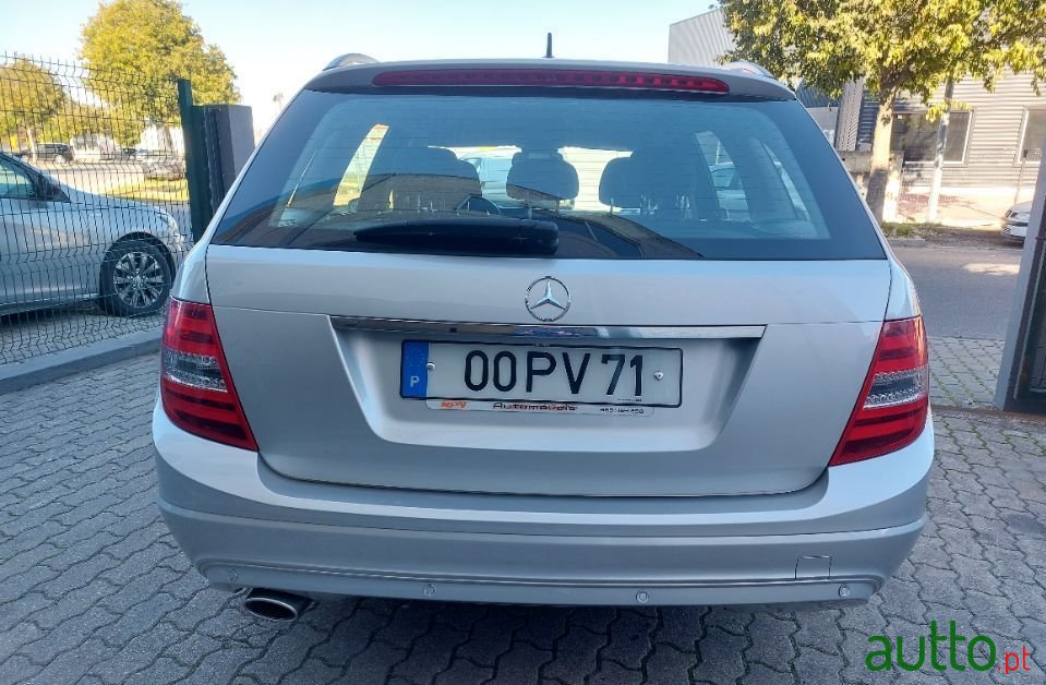 2013' Mercedes-Benz C-220 photo #5