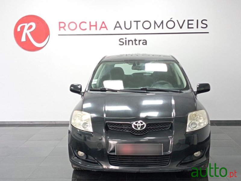 2007' Toyota Auris photo #2