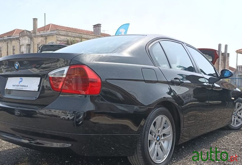 2008' BMW 318 photo #5