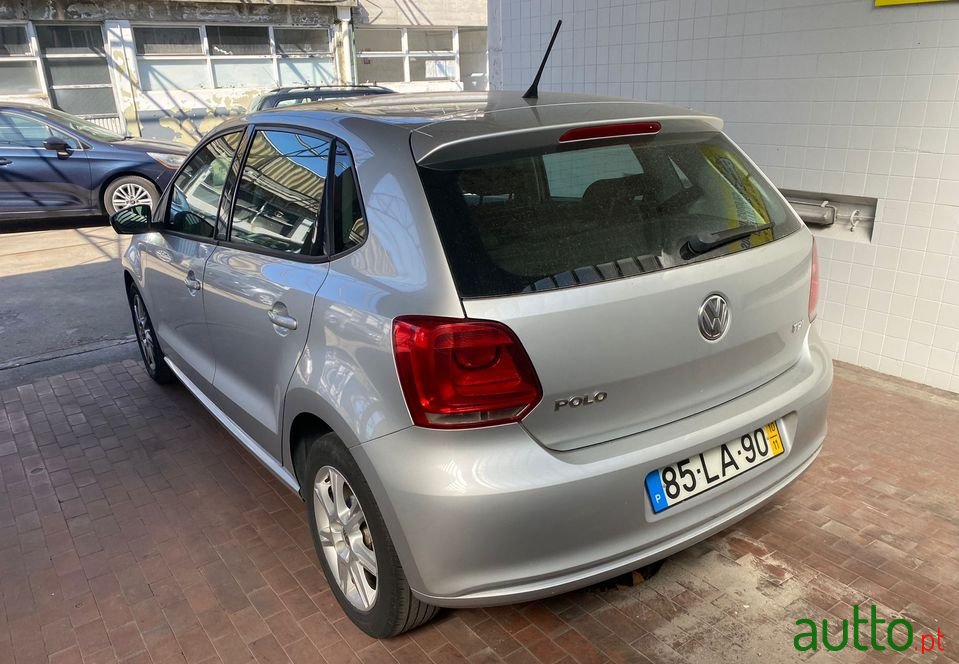 2010' Volkswagen Polo photo #3