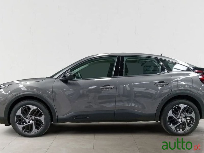 2022' Citroen C4 photo #2