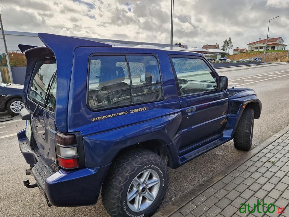 2001' Mitsubishi Pajero photo #6