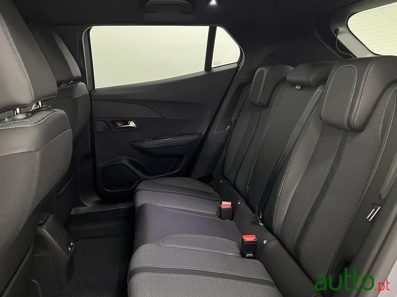 2022' Peugeot 2008 1.2 Puretech Allure photo #4