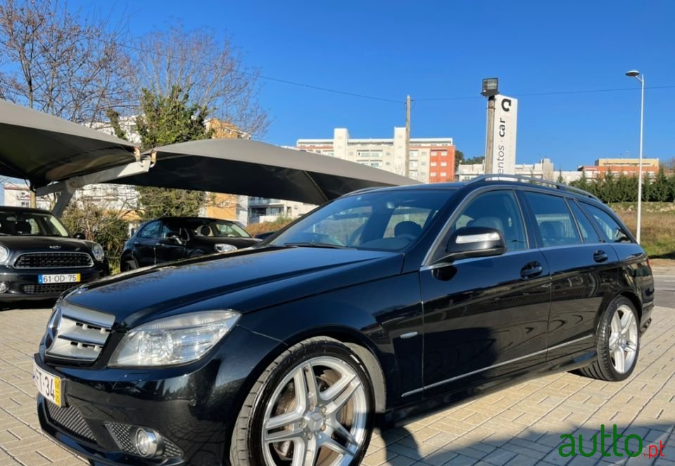 2008' Mercedes-Benz C-320 photo #1