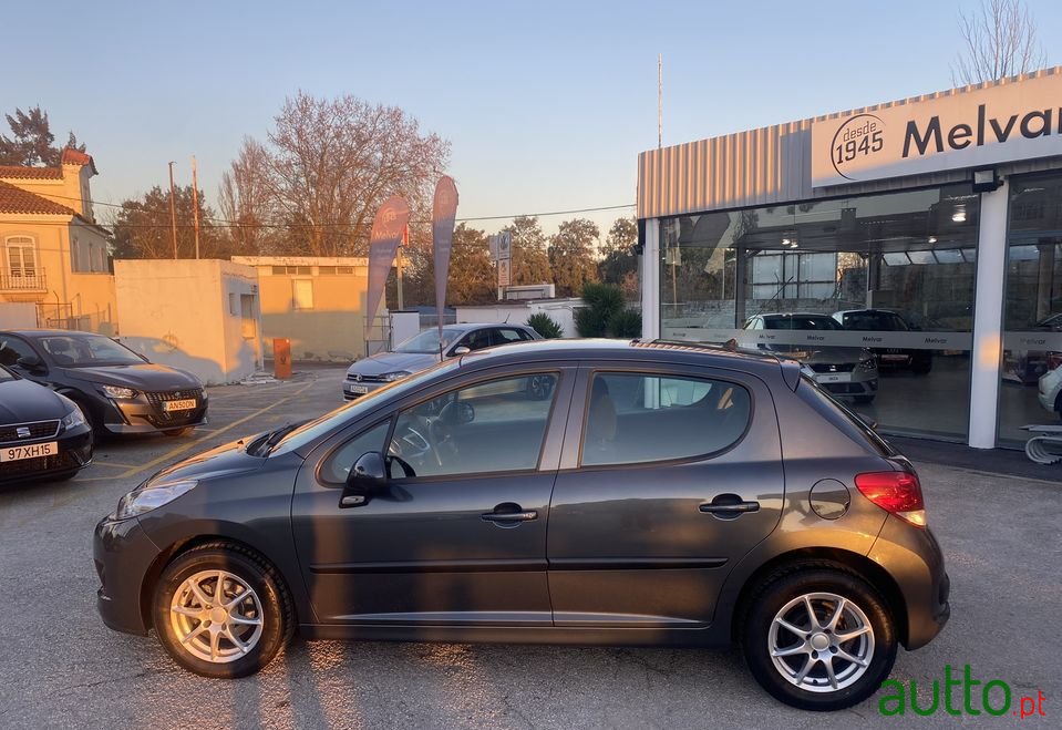 2011' Peugeot 207 photo #2