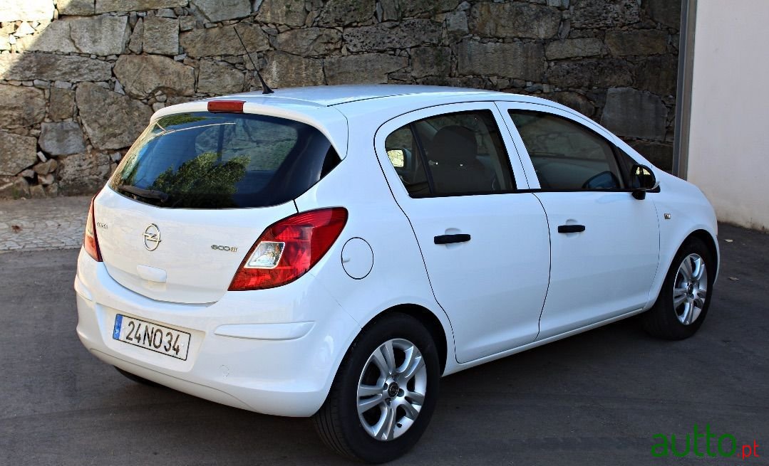 2013' Opel Corsa photo #4