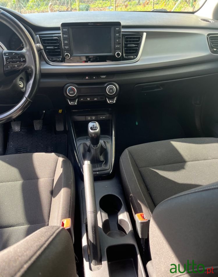 2018' Kia Rio photo #4