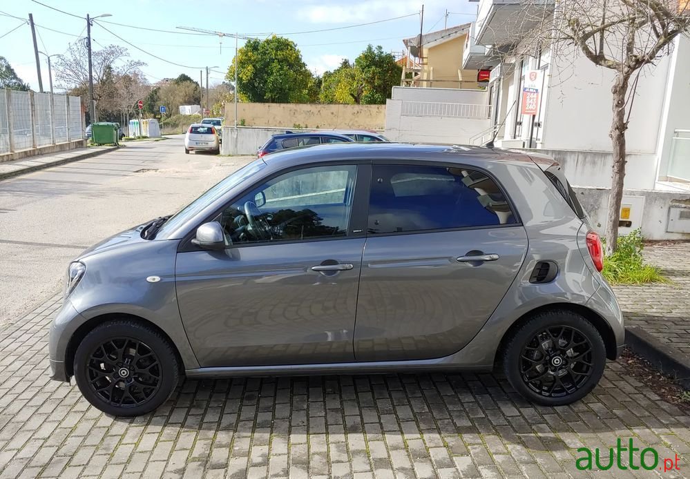 2019' Smart Forfour photo #3