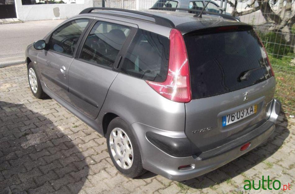 2004' Peugeot 206 Sw photo #1