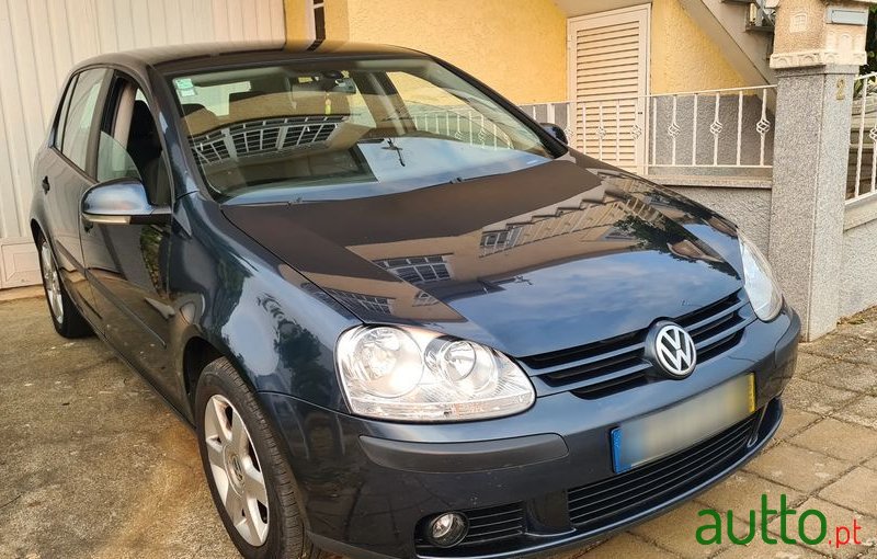 2005' Volkswagen Golf photo #1