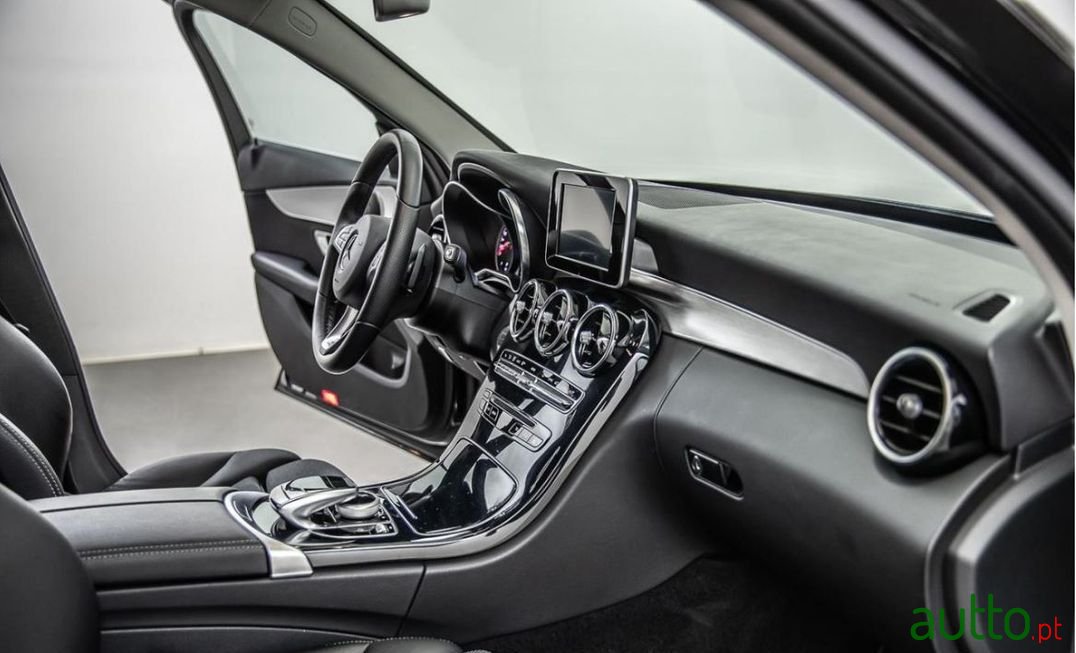 2017' Mercedes-Benz C-200 photo #5