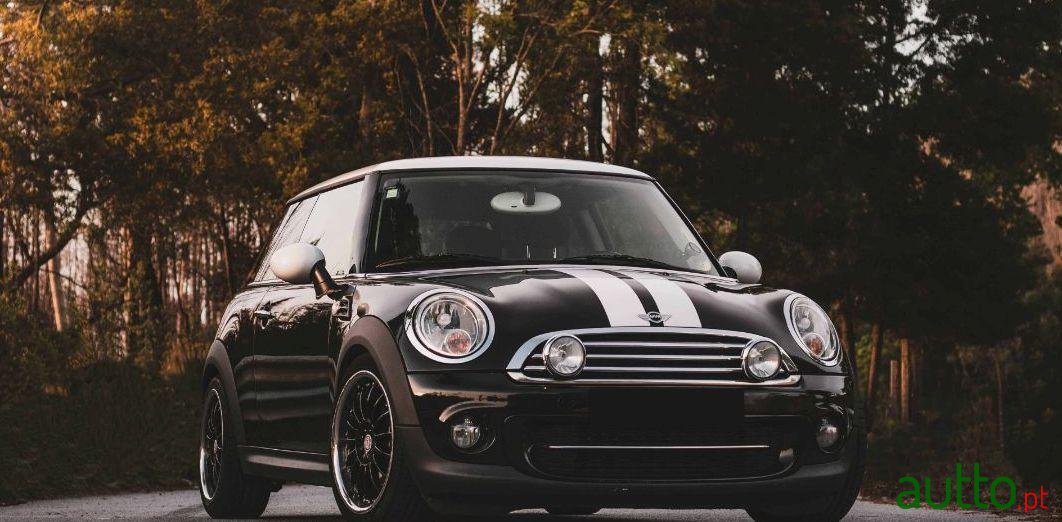 2011' MINI Coupe photo #1