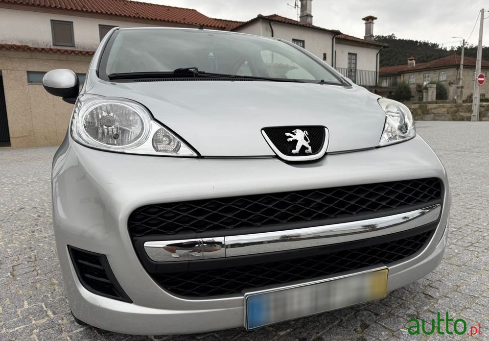 2009' Peugeot 107 1.0 Urban photo #6