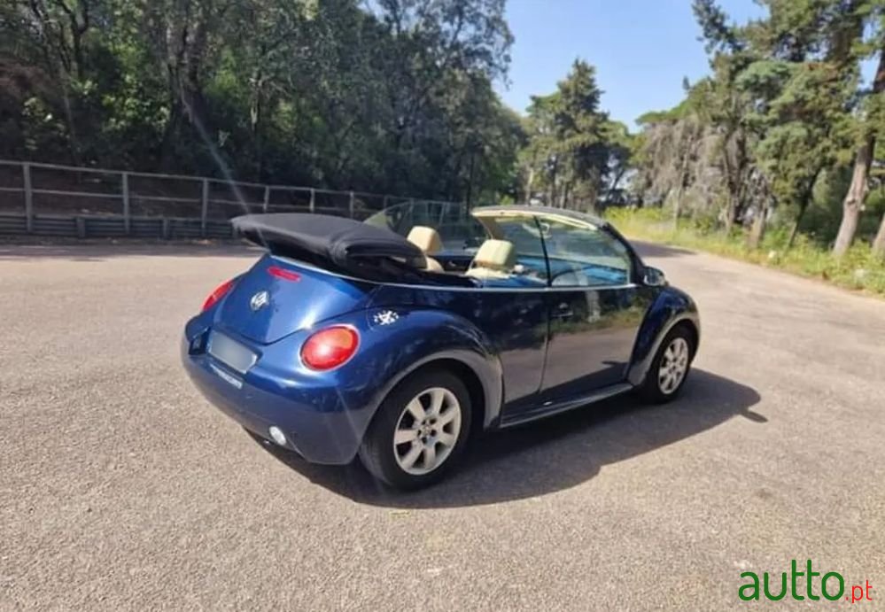 2003' Volkswagen New Beetle photo #3