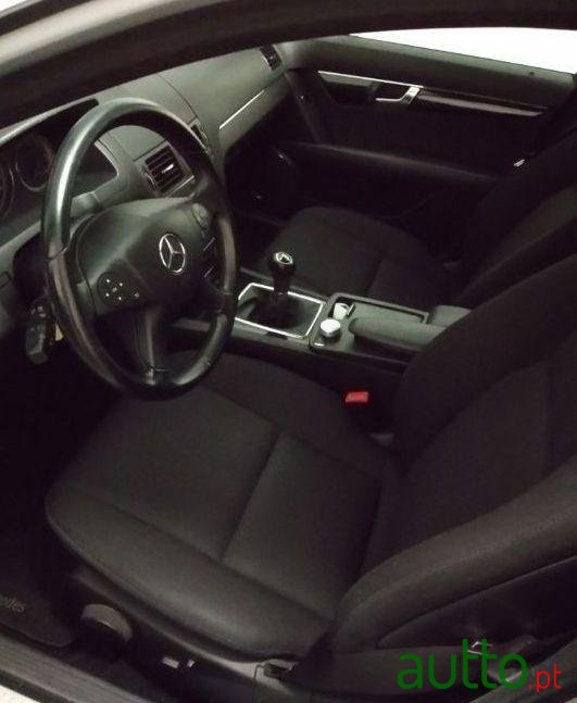 2010' Mercedes-Benz C-200 photo #3