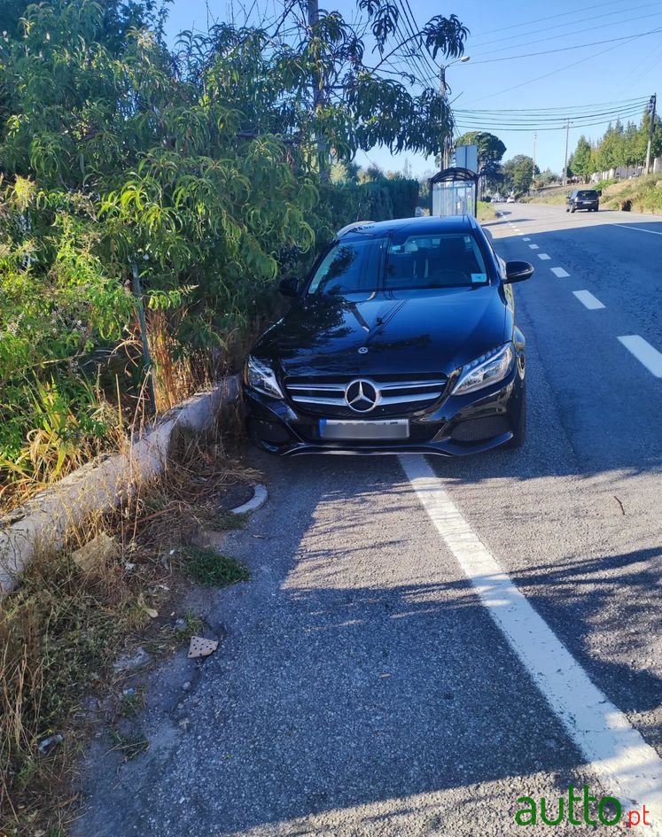 2017' Mercedes-Benz C 300 Bluetec Hybrid photo #3