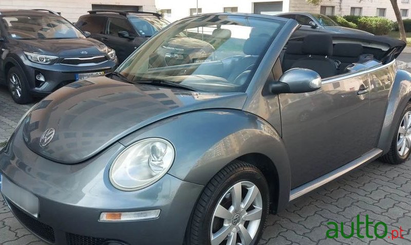 2007' Volkswagen New Beetle photo #1