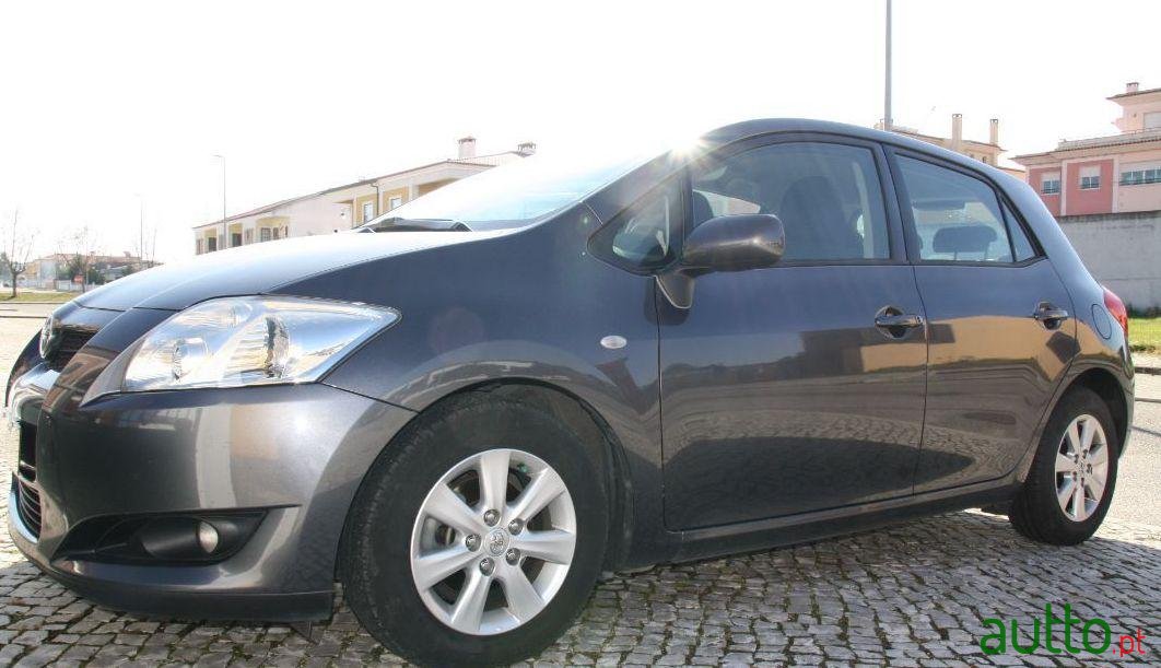 2010' Toyota Auris Gold Edition Dpf photo #4