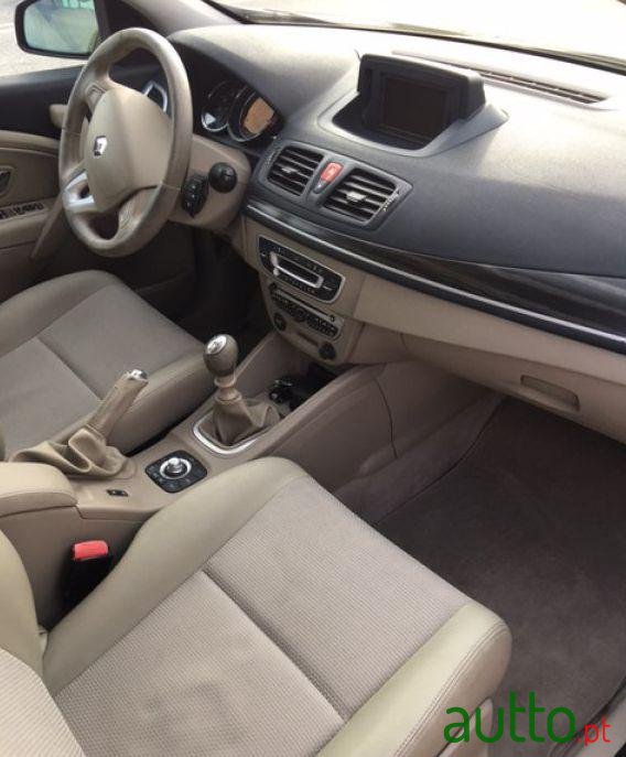 2010' Renault Megane 1.5 dCi Luxe photo #4