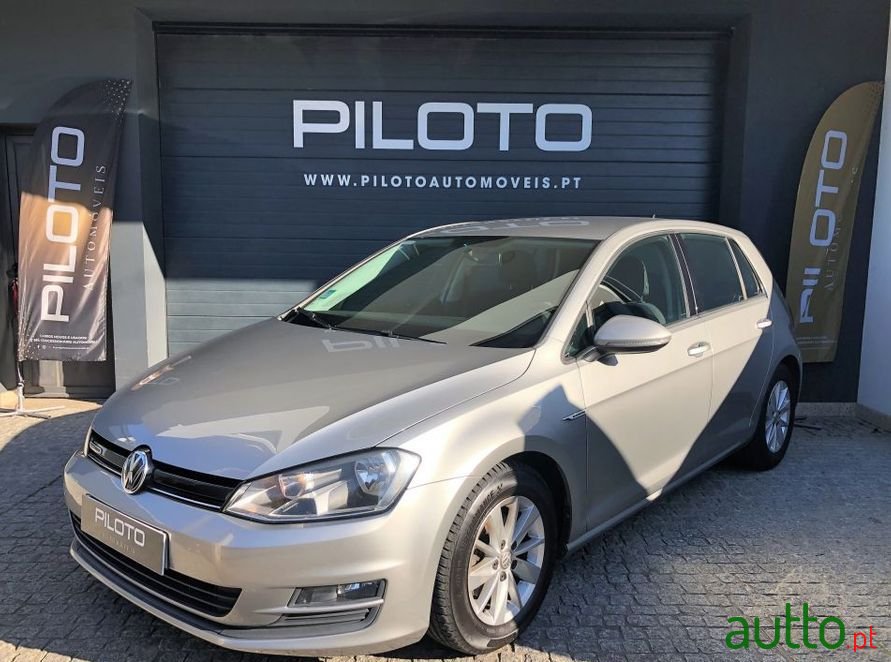 2015' Volkswagen Golf photo #3