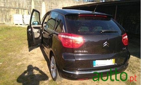 2008' Citroen C4 Picasso photo #2